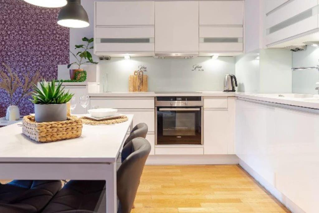 Uroczy Apartament - Angel City 크라쿠프 외부 사진